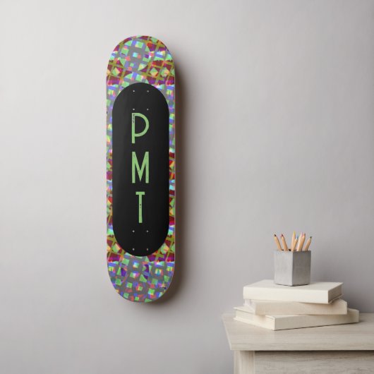 Modern Monogram Skateboard (Wandkunst)