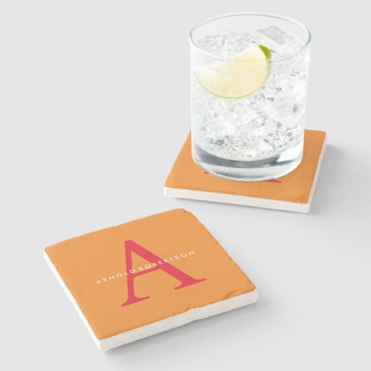 Modern Monogram Trendy Orange Red Steinuntersetzer (Seitenansicht)