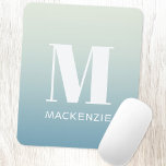 Modern Monogramm Anfangsname Aquamarin Aqua Gradie Mousepad<br><div class="desc">Moderne Typografie minimalistisch monogramm Initialname Design,  die geändert werden können,  um personalisieren. Weiß auf einem aquamarinen Aqua-Blau-Ozean-Gefälle Hintergrund.</div>