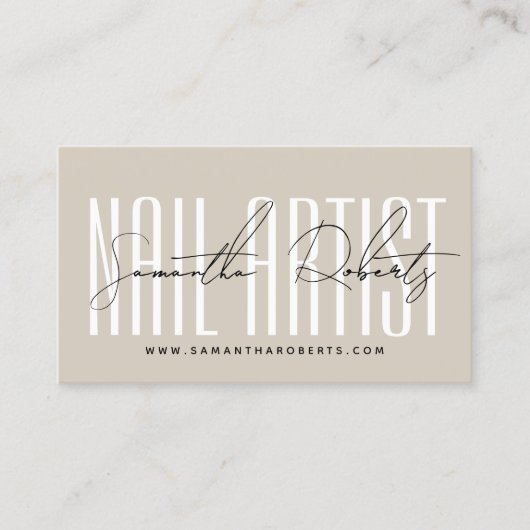 Modern nail artist script typography beige treuekarte (Vorderseite)