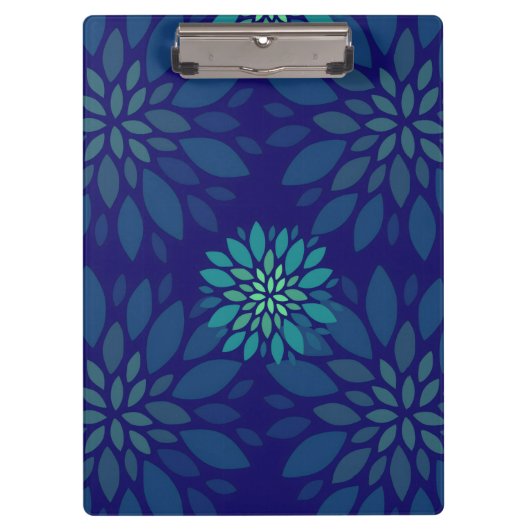 Modern Navy Blue and Green Floral Petals Pattern Klemmbrett (Vorderseite)