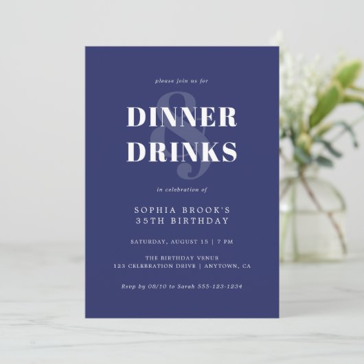 Modern Navy Blue Bold Typografy Birthday Dinner Einladung (Stehend Vorderseite)
