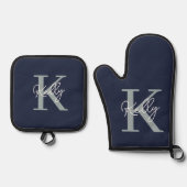 Modern Navy Blue Monogram Script Ofenhandschuh & Topflappen-Set (Vorderseite)