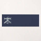 Modern Navy Blue Monogram Script Yogamatte (Vorderseite (Horizontal))