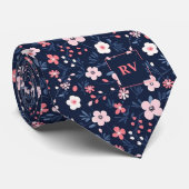 Modern Navy Blue Pink Floral Monogram Krawatte (Gerollt)