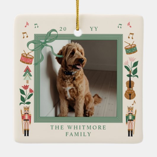 Modern Nutcracker Christmas Bow Ribbon Foto Frame Keramikornament (Rückseite)