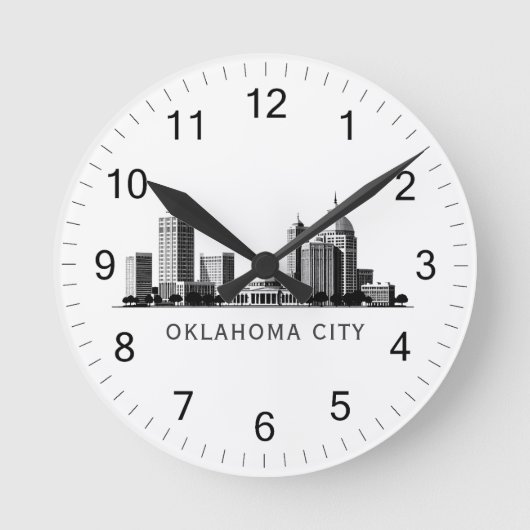 Modern Oklahoma City Stylized Skyline Runde Wanduhr (Vorderseite)