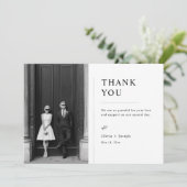 Modern Old Money Style Wedding Photo Dankeskarte (Stehend Vorderseite)