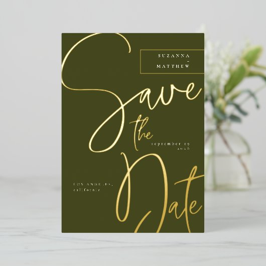 Modern Olive Green Calligraphy Save the Date Folieneinladung (Stehend vorne)
