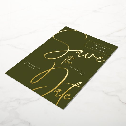 Modern Olive Green Calligraphy Save the Date Folieneinladung (Gedreht)