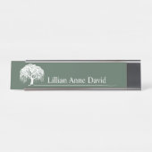 Modern Olive Green Willow Tree Logo Personalisiert Schreibtischnamensplakette (Vorderseite )