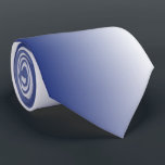 Modern Ombre Blue White Gradient Krawatte<br><div class="desc">Diese minimalistische Krawatte zeichnet sich durch einen modernen blauen bis weißen Farbverlauf aus.</div>