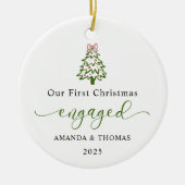 Modern Our First Christmas Engaged Photo Keramik Ornament (Vorne)