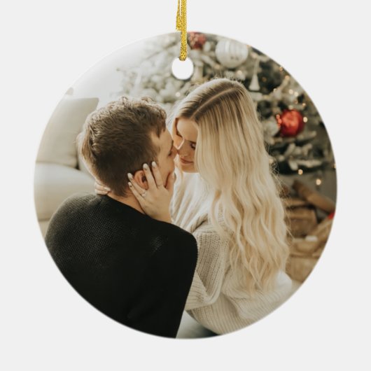 Modern Our First Christmas Married Photo Keramik Ornament (Hinten)