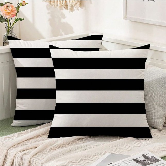 Modern Outdoor Decor Black & White Classic Striped Kissen (Modern Outdoor Decor Black & White Classic Striped Outdoor Pillow)