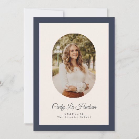 Modern Oval Blue High School Photo Graduate Ankündigung (Vorderseite)