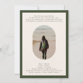 Modern Oval Green High School Photo Graduate Ankündigung (Rückseite)