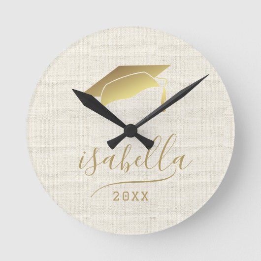 Modern Personalized 2024 Gold Grad Cap Keepsake Runde Wanduhr (Vorderseite)