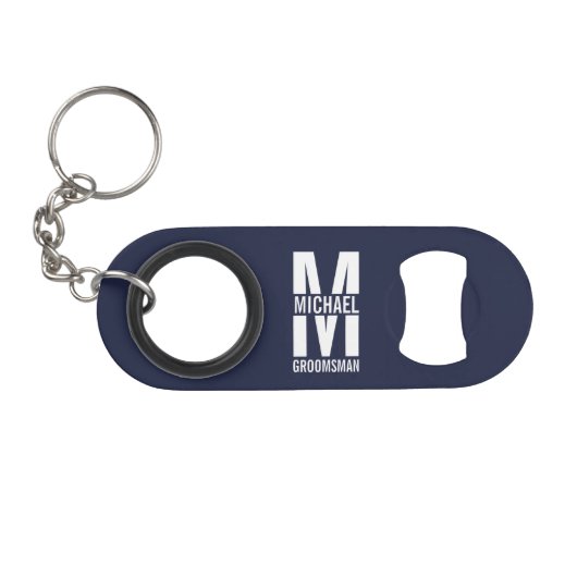 Modern Personalized Groomsmen Monogram and Name Mini Flaschenöffner (Vorderseite (Horizontal))