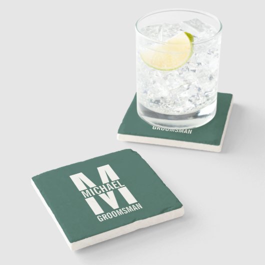 Modern Personalized Groomsmen Monogram and Name Steinuntersetzer (Seitenansicht)