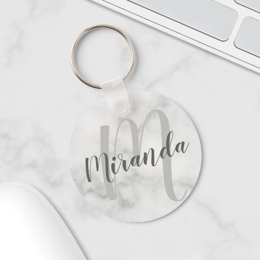 Modern Personalized Monogram and Name White Marble Schlüsselanhänger