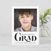 Modern Photo Bold Type Graduation Ankündigung (Stehend Vorderseite)