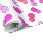 Modern pink and red pineapples geschenkpapier (Rolleneckpunkt)