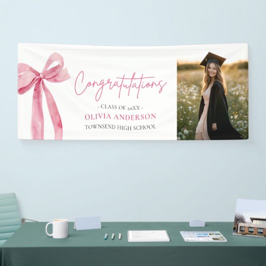 Modern Pink Bow Coquette Abschluss Gratulation Banner (Messe)
