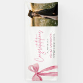 Modern Pink Bow Coquette Abschluss Gratulation Banner (Vertikal)