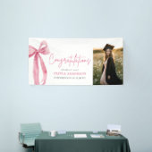 Modern Pink Bow Coquette Abschluss Gratulation Banner (Messeveranstaltung)