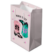 Modern Pink Cowgirl Boots Rodeo Mittlere Geschenktüte (Rückseite Schrägansicht)