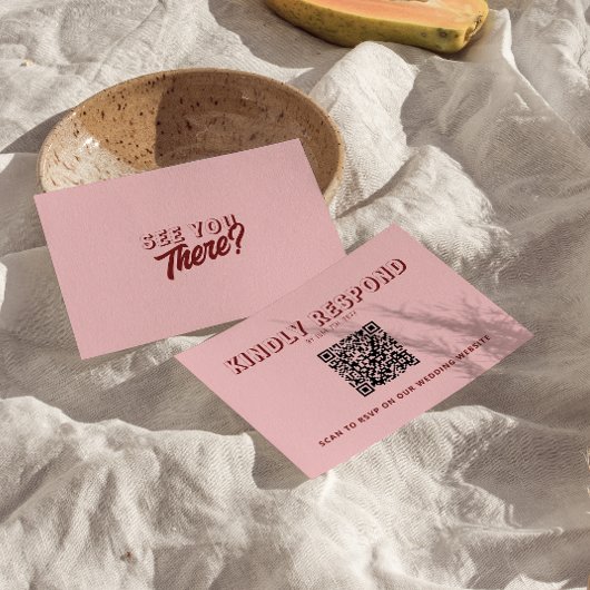 Modern Pink Deep Red Retro Unique QR Code Wedding  RSVP Karte