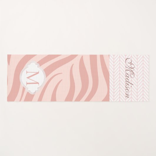 Modern Pink Geometric Zebra Trendy Monogram Yogamatte (Vorderseite (Horizontal))