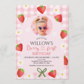 Modern Pink Gingham Heart Berry First Birthday Einladung (Vorderseite)