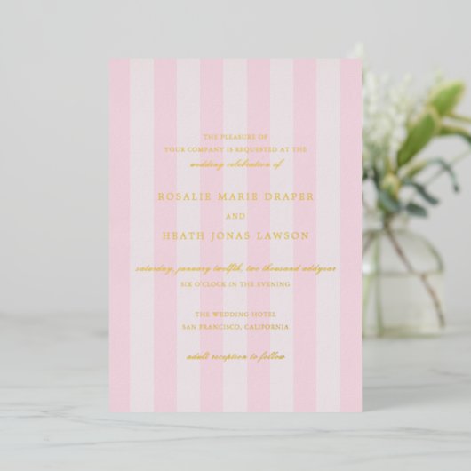 Modern Pink Stripes Elegant Wedding Folieneinladung (Stehend vorne)