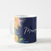 Modern Pink & Yellow Floral Arrangement Monogram Kaffeetasse (Vorderseite Links)
