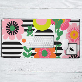 Modern Preppy Pink farbenfroh floral monogram Lett Schreibtischunterlage