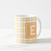 Modern Preppy Plaid Orange Yellow Varsity Monogram Kaffeetasse (VorderseiteRechts)