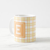 Modern Preppy Plaid Orange Yellow Varsity Monogram Kaffeetasse (Vorderseite Links)