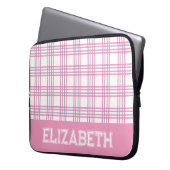 Modern Preppy Plaid Varsity Font Pink Purple Laptopschutzhülle (Vorderseite Links)