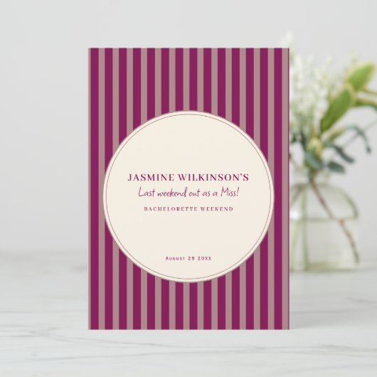 Modern QR code Bachelorette Weekend Itinerary Einladung (Stehend Vorderseite)