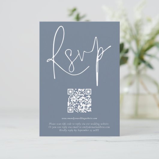 Modern QR Code Script Wedding Dusty Blue RSVP Card Einladung (Stehend Vorderseite)