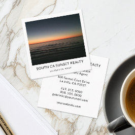 Modern Real Estate Agent Coastal Sunset Photo Quadratische Visitenkarte