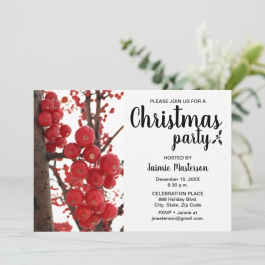 Modern Red Berry Christmas Party Einladung (Stehend Vorderseite)