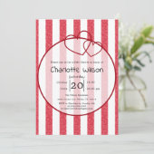 Modern Red Chalk Stripes Double Hearts Baby Shower Einladung (Stehend Vorderseite)