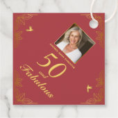 Modern Red Gold 50 Fantastischer Geburtstag Geschenkanhänger (Rückseite)