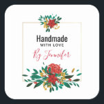 Modern Red Green & Gold Christmas Floral Quadratischer Aufkleber<br><div class="desc">Handgefertigt mit Liebe Aufklebern mit einem hübschen Blumenstrauß in Rot,  Gold und Grün. Ein Goldrahmen hinter den Blume.</div>