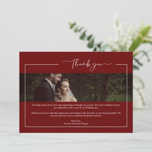 Modern Red Newlyweds Wimshical Calligraphy Dankeskarte (Stehend Vorderseite)