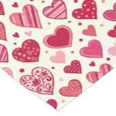 Modern Red & Pink Hearts Pattern Kurzer Tischläufer (Ecke)