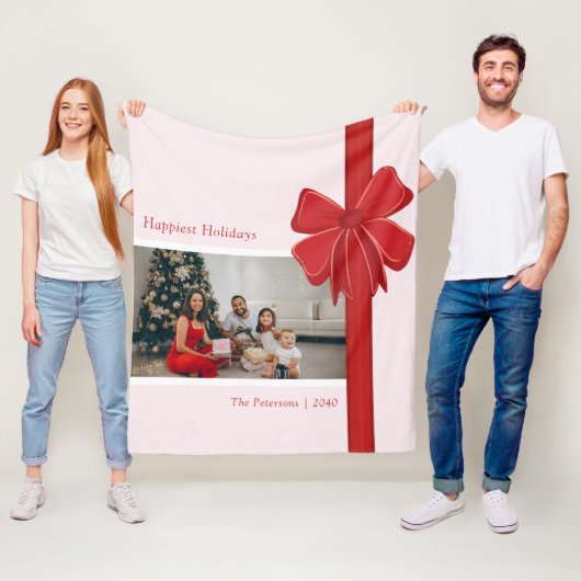 Modern Red Ribbon Bow Wrap Photo Christmas Fleecedecke (Beispiel)